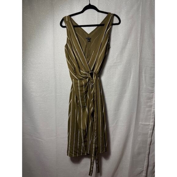ANN TAYLOR OLIVE GREEN PINSTRIPED JUMPER SIZE 2 - Picture 2 of 4